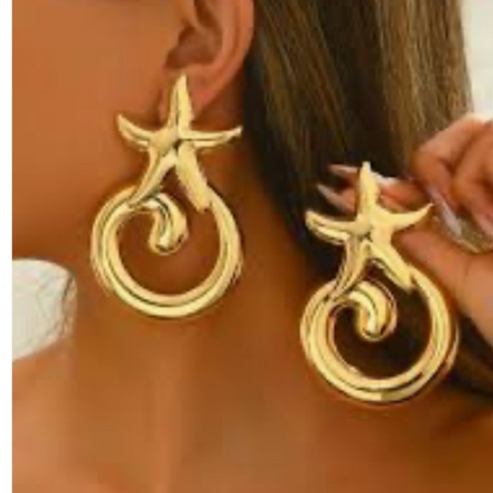 Gold Starfish Hoop Earrings - Picture 7 of 12